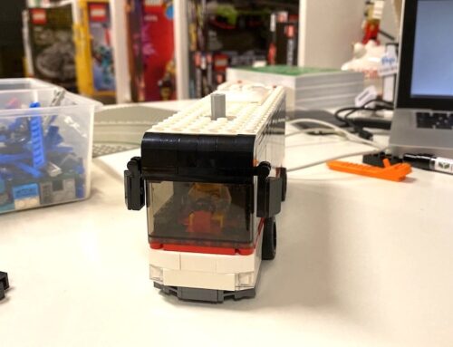 Ein Trolleybus aus LEGO Steinen